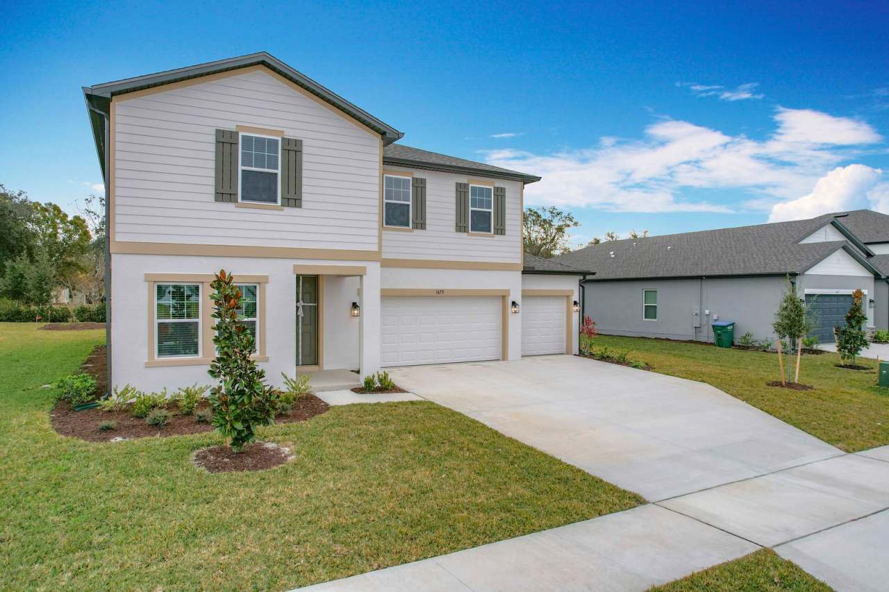 Move in Special! Stunning 5-Bedroom Home in Hampton Oaks Community