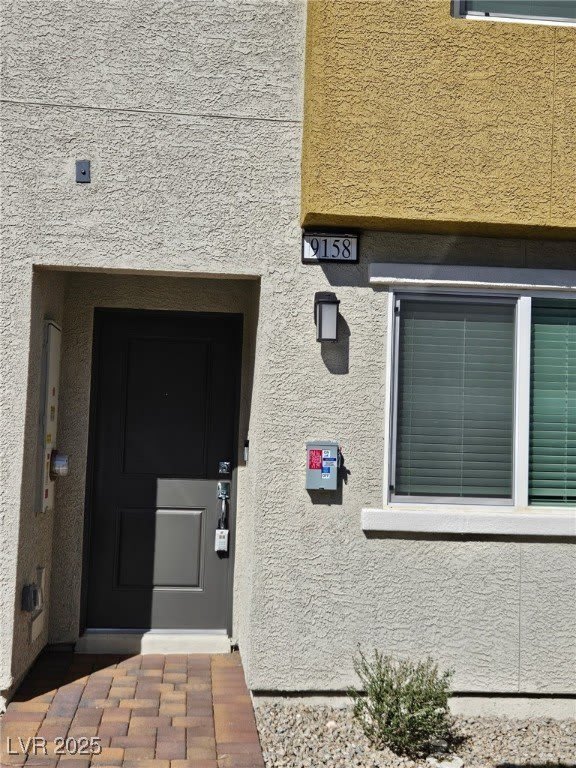 9158 Orange Horizon Avenue