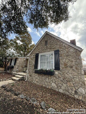 112 E Sunset Rd