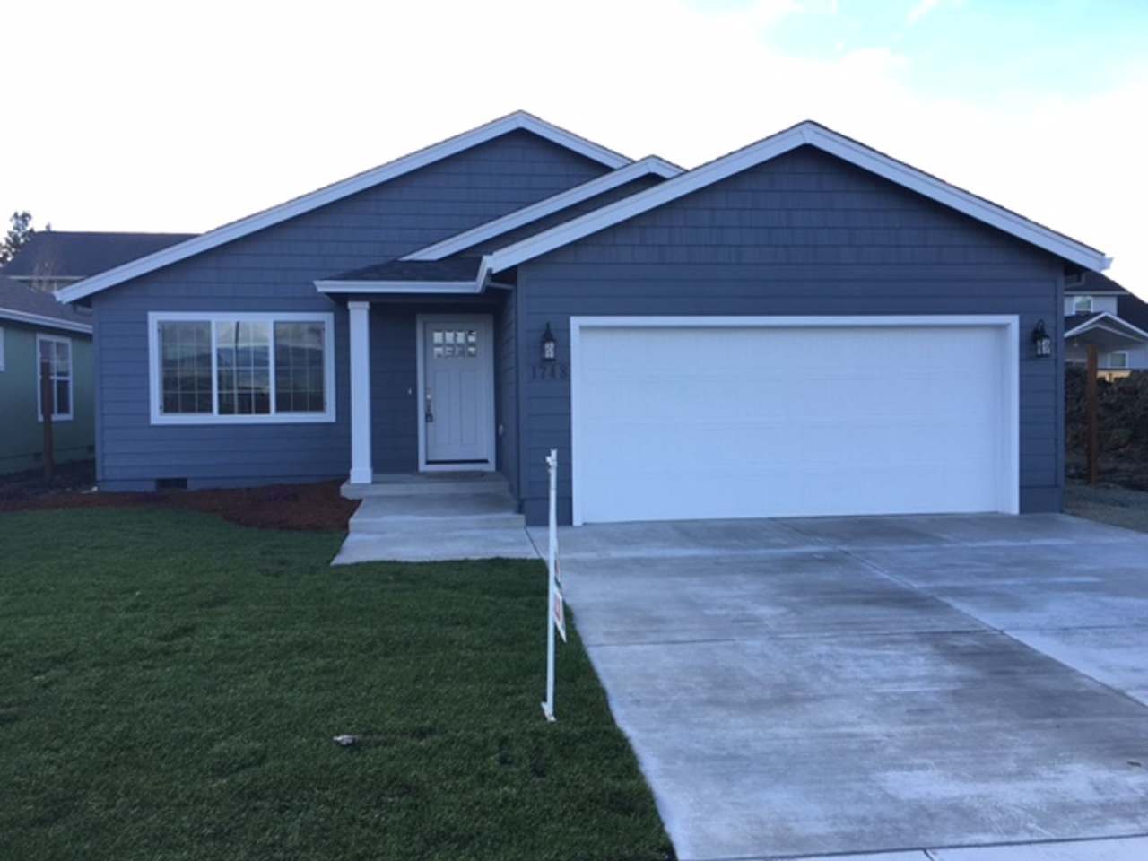 CUSTOM 3 BEDROOM, 2 BATH HOME NEAR SOUTH MEDFORD HIGH SCHOOL