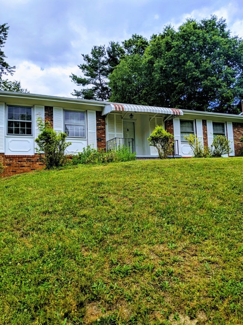 Asheville Rental Close to Downtown/Mission Hospital!