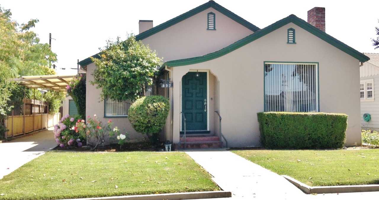 Lovely 3 Bedroom 2 Bath Single Story in Hollister