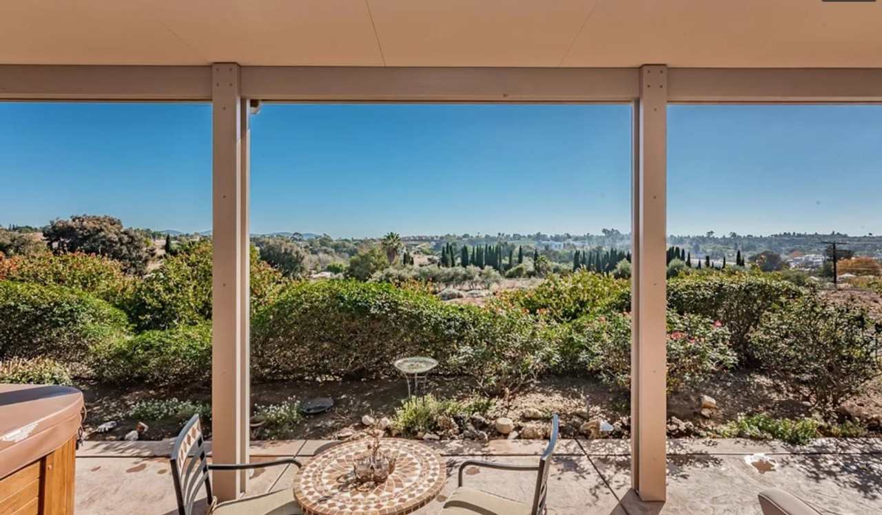 GORGEOUS OPEN VIEW HILLTOP OASIS HOME - COOL OCEAN BREEZE