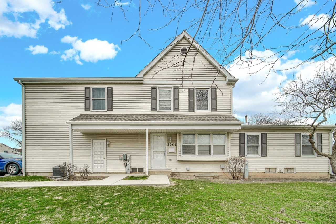 2301 Knollwood Circle