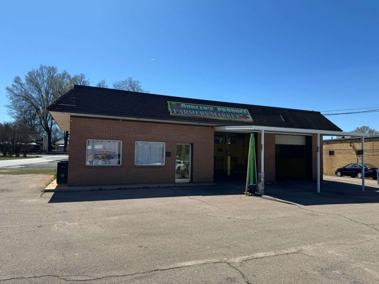 Prime Commercial Space for Rent in Downtown Granite Quarry - 1,323 Sq Ft with Bay Doors