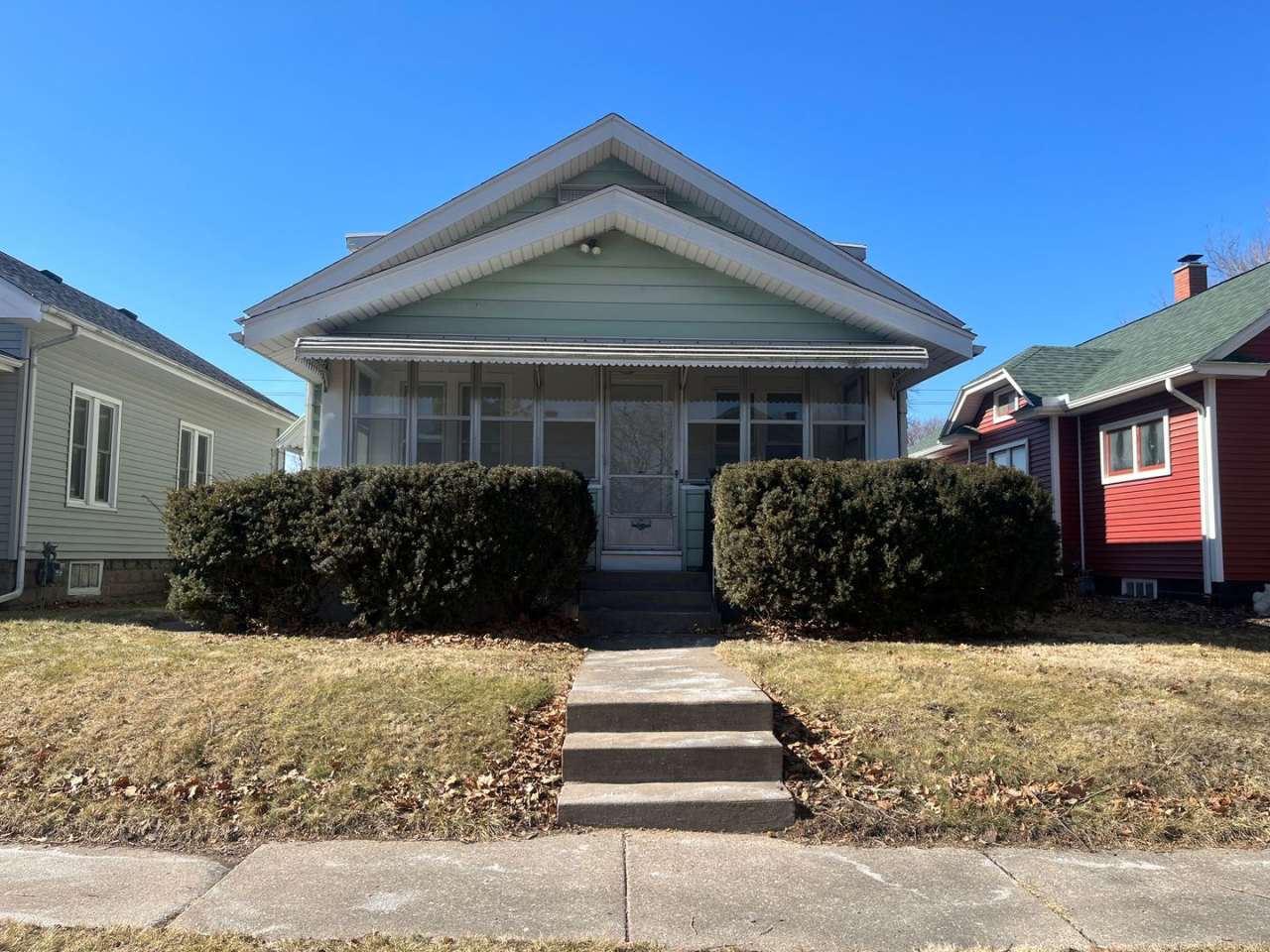Spacious updated 4 bed 2 bath home in the heart of Rock Island!