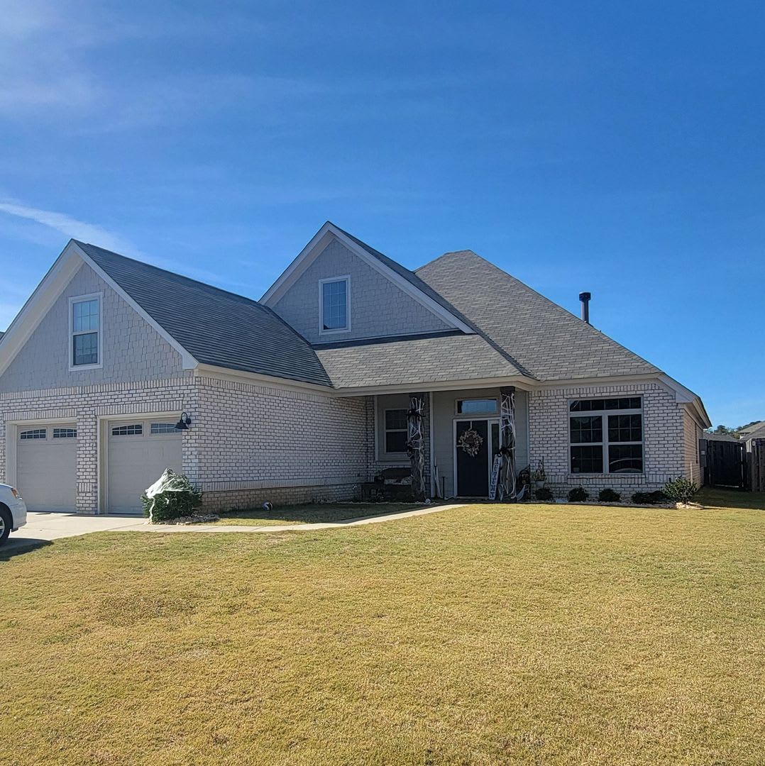 Beautiful 4-bedroom, 2.5- bath home with bonus room, Hedgefield subdivision Prattville, AL.