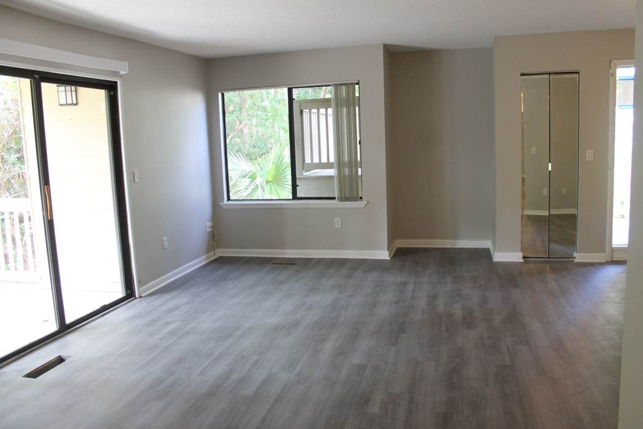 First Floor South End Condo - Palmetto Bay Villa