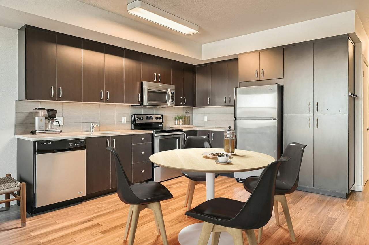 Hawthorne Twenty Six