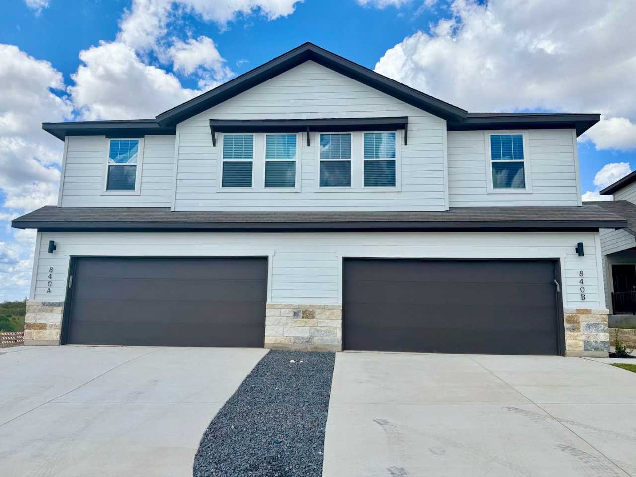 Stunning 4x2.5 Luxury Duplex in Buda, TX!