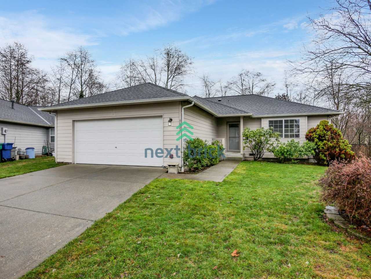 3 BEDS  2 BATH SINGLE FAMILY HOUSE FOR RENT