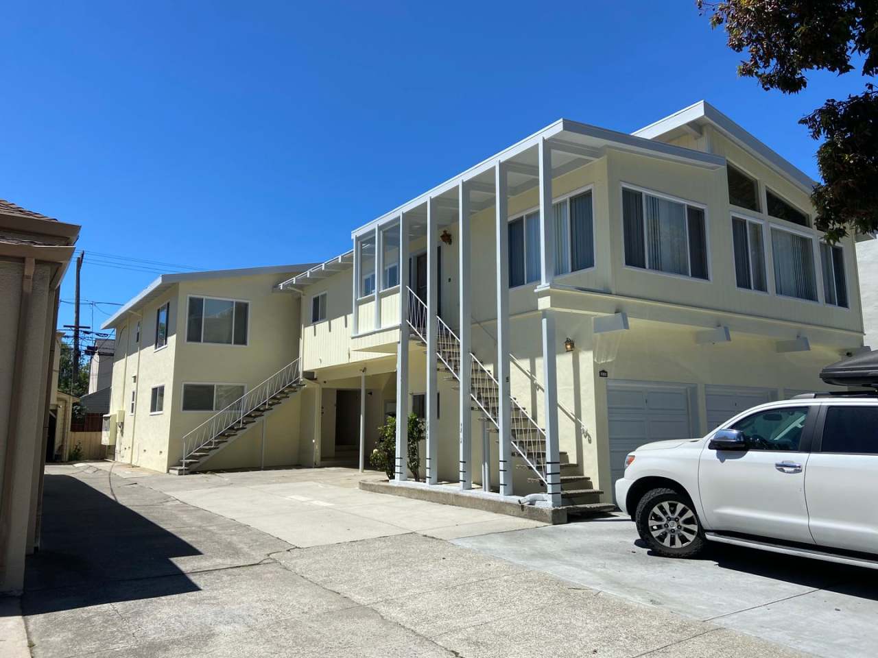 One bedroom one bathroom available now Burlingame