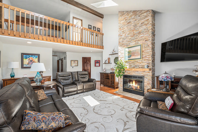 1152 Clubhouse Drive