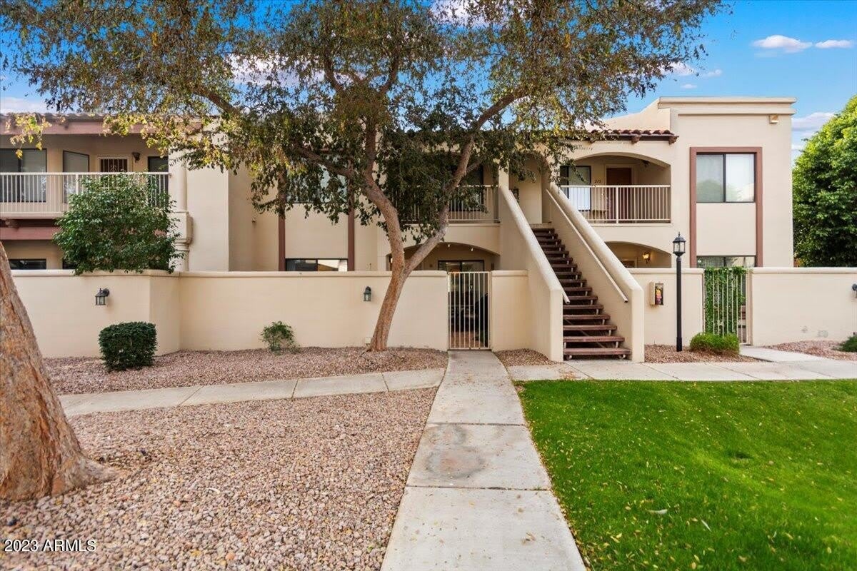 1017 E MARYLAND Avenue unit: 116