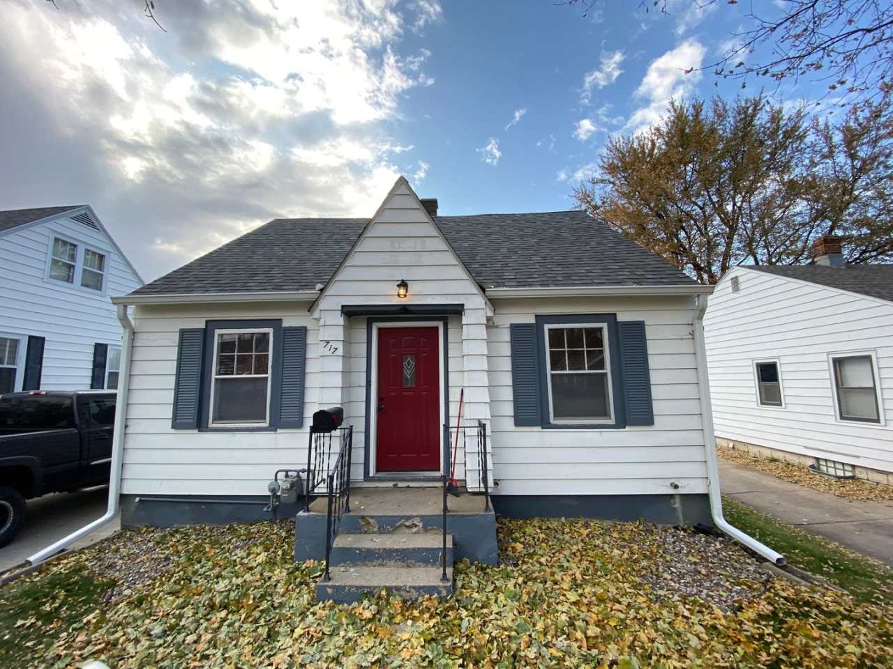 Charming 3 bed 1 bath House with Tons of Updates and Private Backyard!