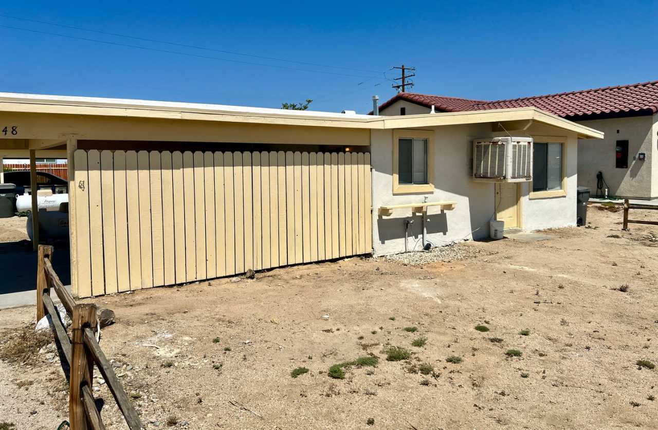 6548 Sahara Ave. - Prime Duplex Rental Ideal Location