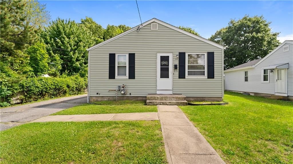 92 Falcon Avenue