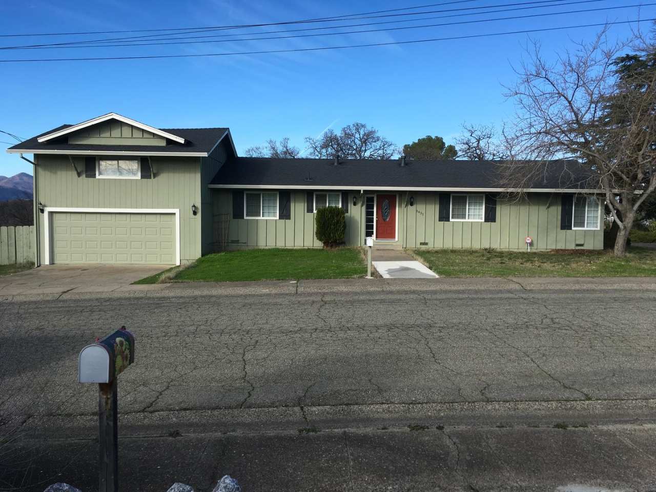 South Redding 2-Story Home, located in cul-de-sac