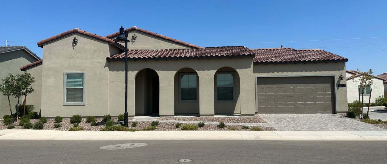 Surprise: Sterling Grove gate community 2 bed, 2 bath single story bungalow