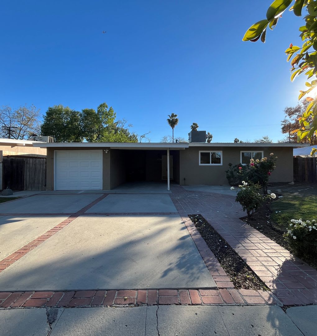 Fully remodeled Reseda 3+2 home w/solar panels to help lower your utility costs!