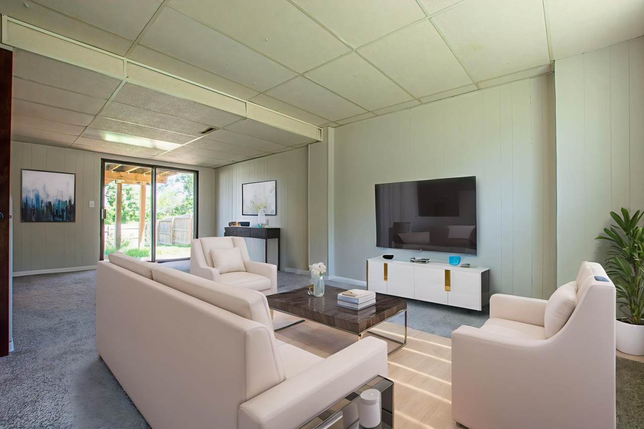 3 Bedroom / 1.5 Bath with Fenced Backyard and Washer/Dryer in Walnut Grove in Millard!