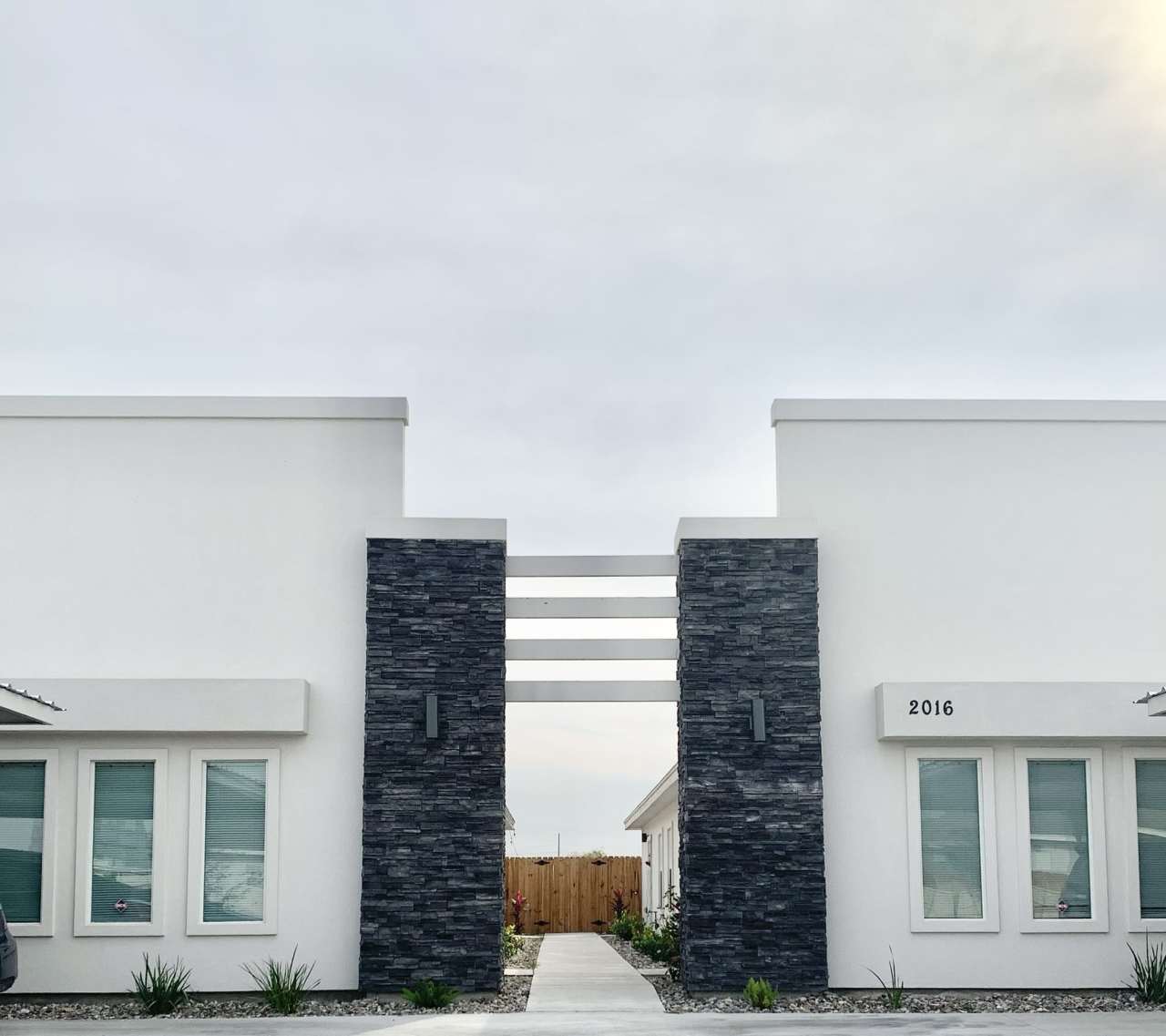 2016 Summerland Lane