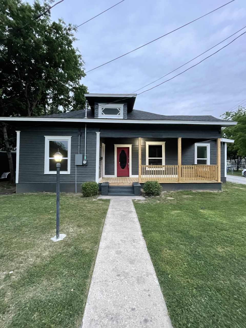 1005 Ave I