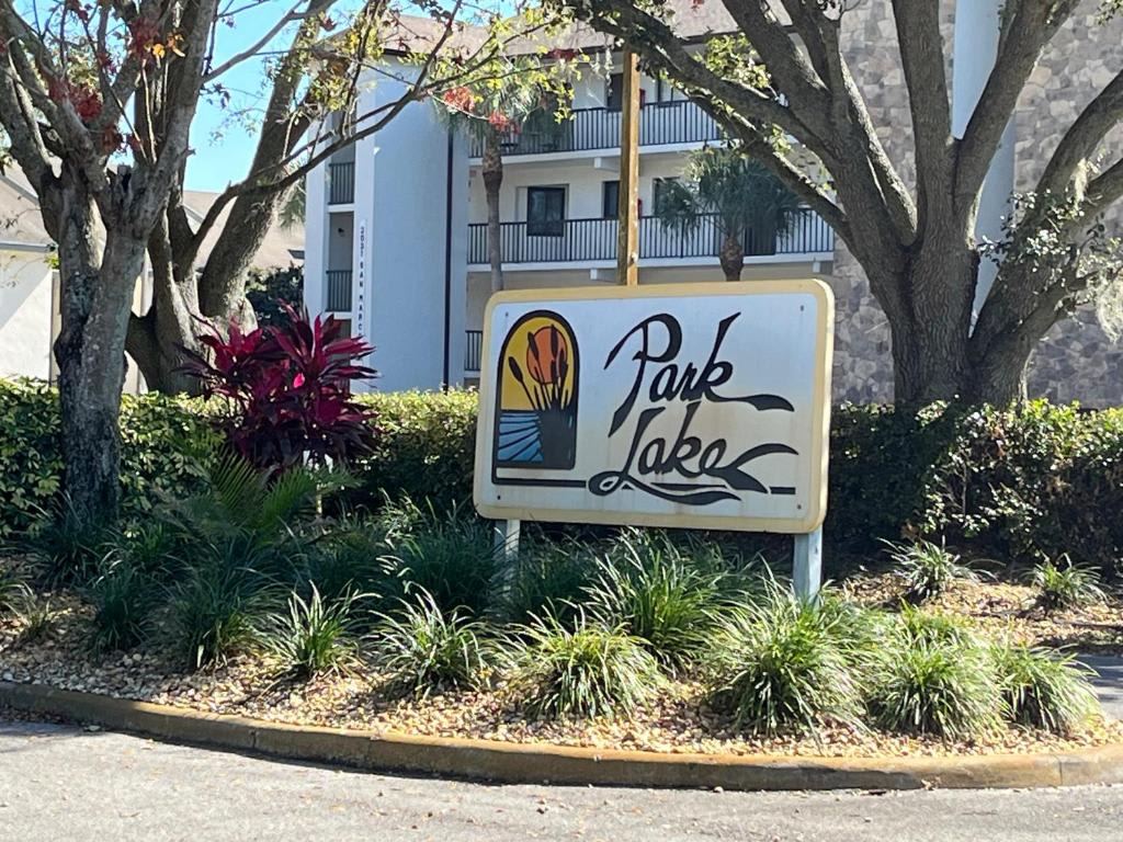 2065 Isle Royal Court Southeast