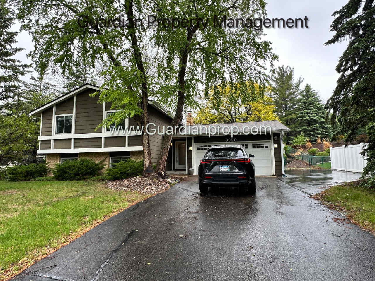 Eden Prairie Single Family Home, Fenced Yard, 2 Car Garage, Dishwasher W/D