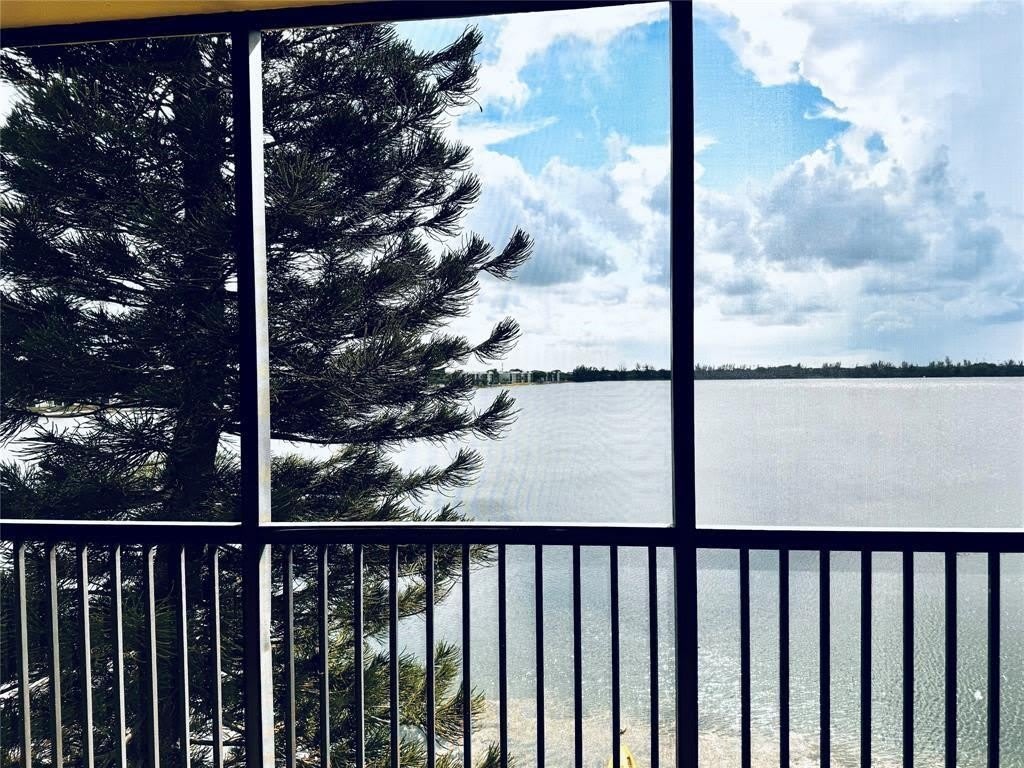 111 Lake Emerald Drive