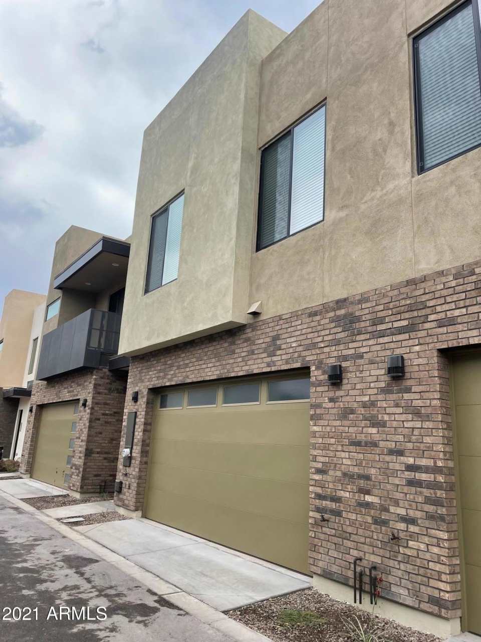 901 S SMITH Road unit: 1024