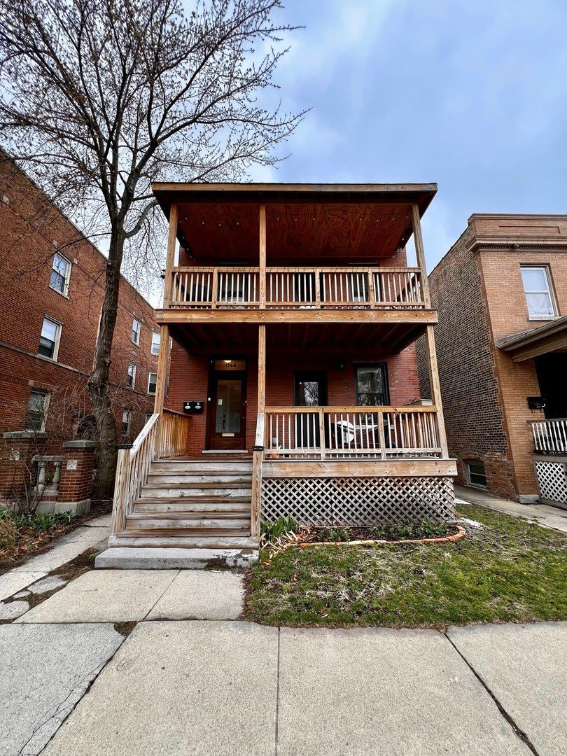 1744 W Winnemac Avenue unit: 2