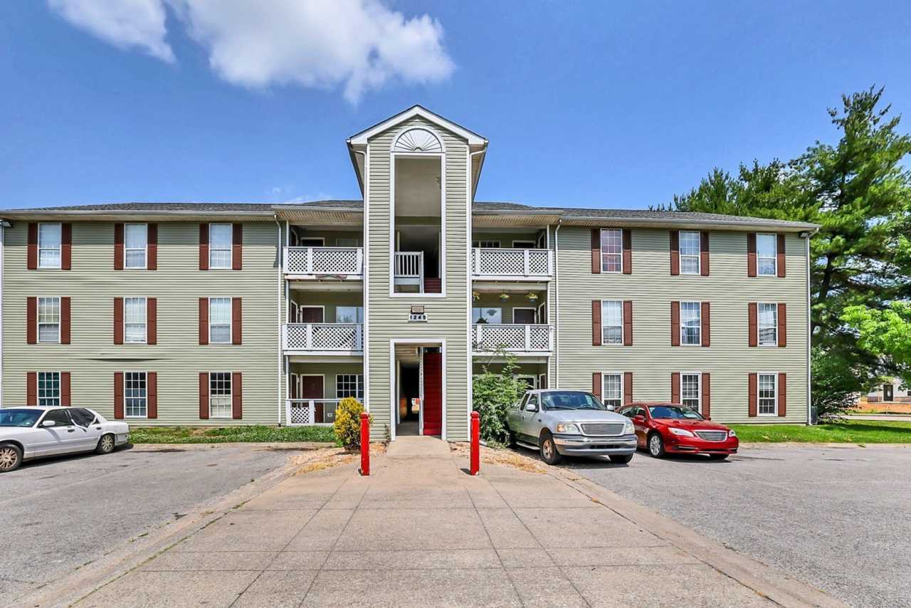 *1/2 Off 1st Months Rent!* 4 Bed, 2 Bath Condo Near MTSU in Murfreesboro