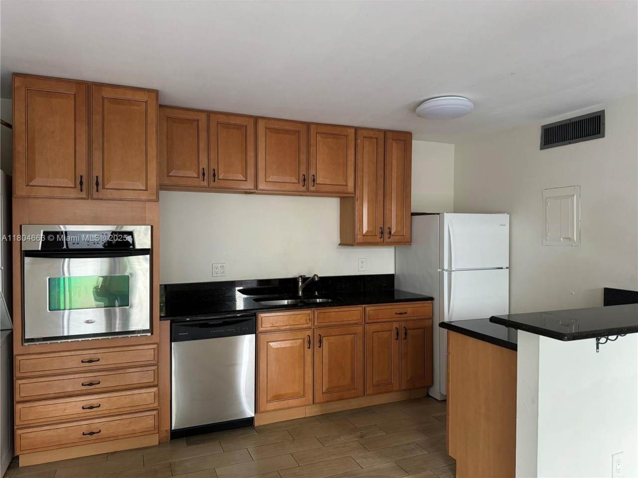 637 Executive Center Dr