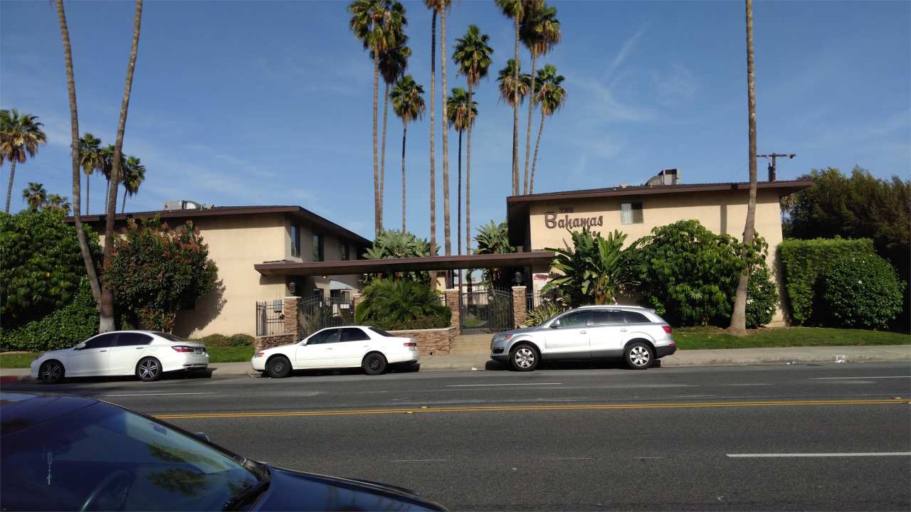 826 N Barranca, - 15