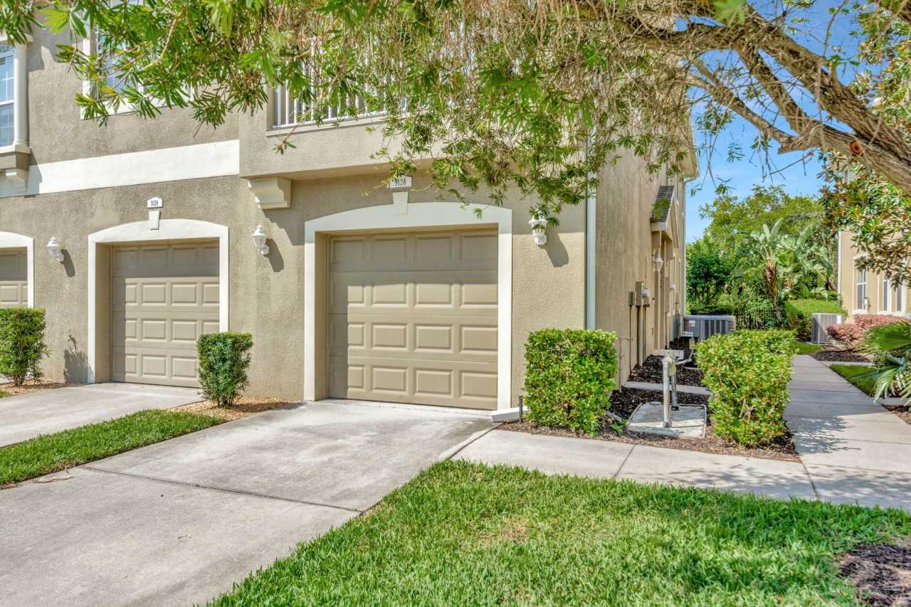 Great Townhouse in Gated Community