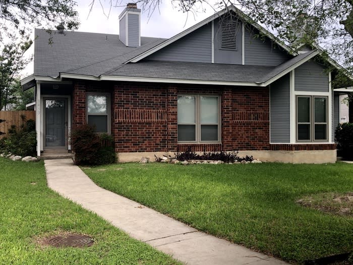 3453 Ridge Country Street