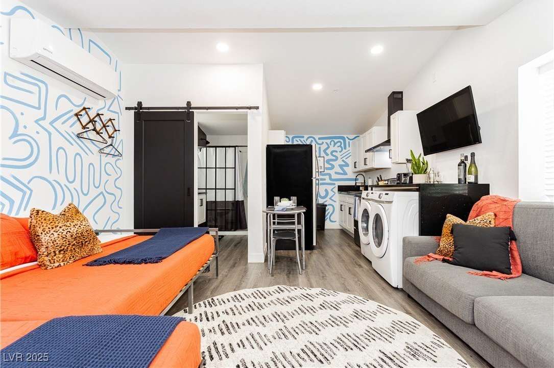 522 E Saint Louis Avenue