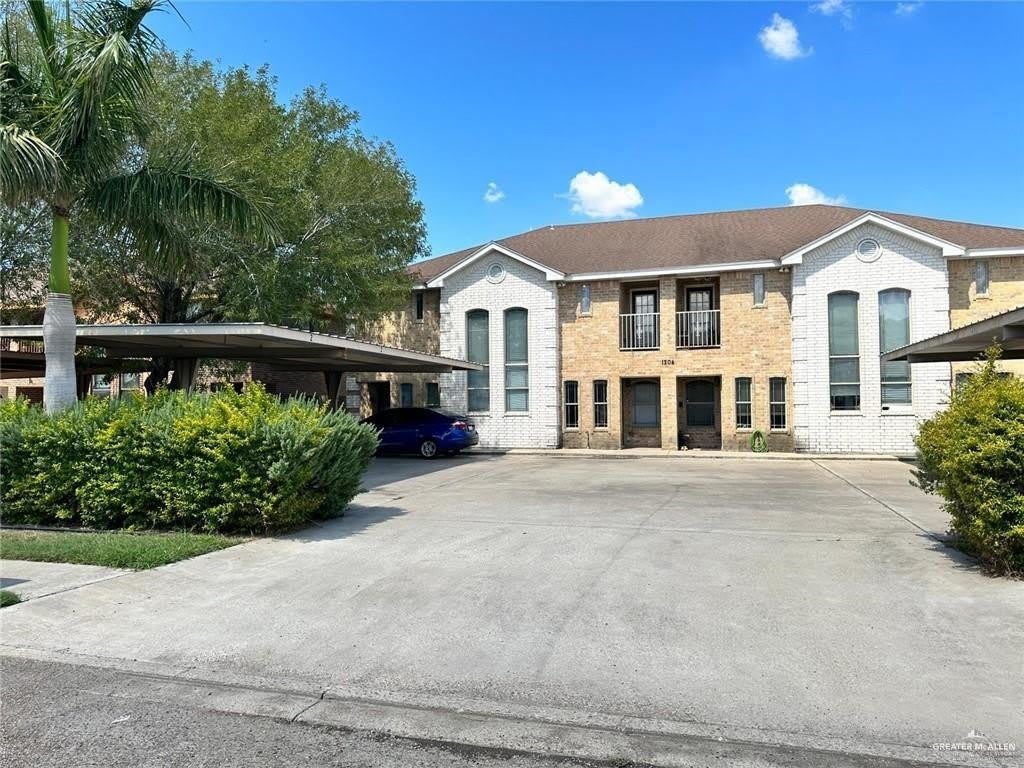 1204 W Fig Avenue unit: 4