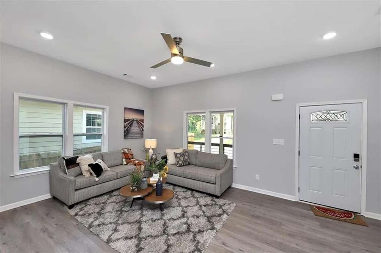 Room in 3 Bedroom Home at Coleman St SW