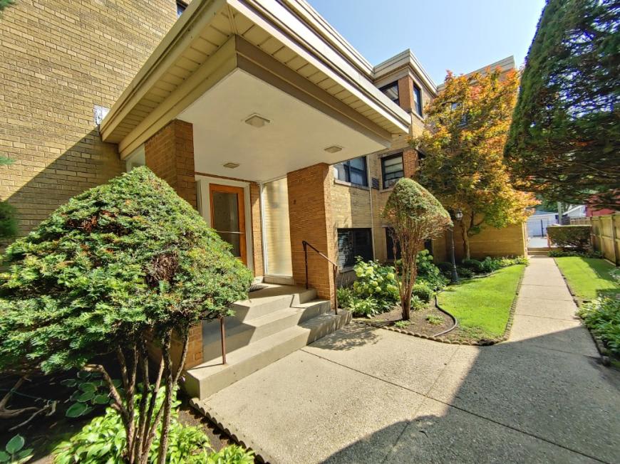 2211 West Touhy Avenue