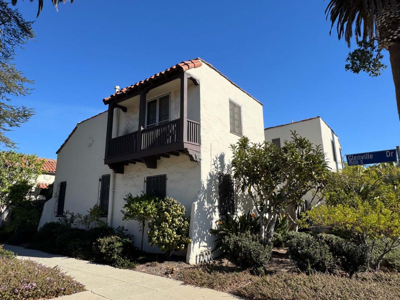 Discover Your Private Cottage Oasis! a must-see!