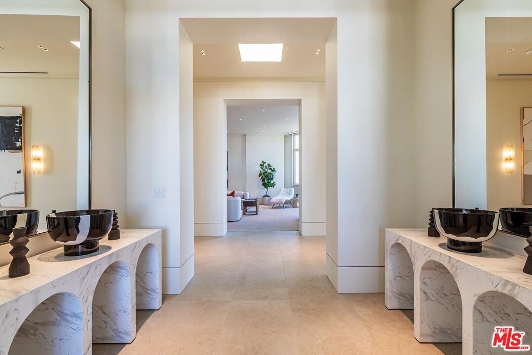 455 N Palm Dr unit: Ph