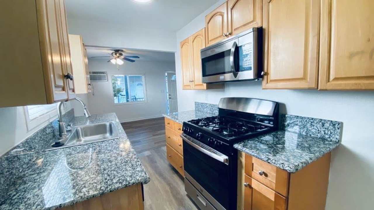 1685-1697 Summit St. / 109-137 E. Penn St.