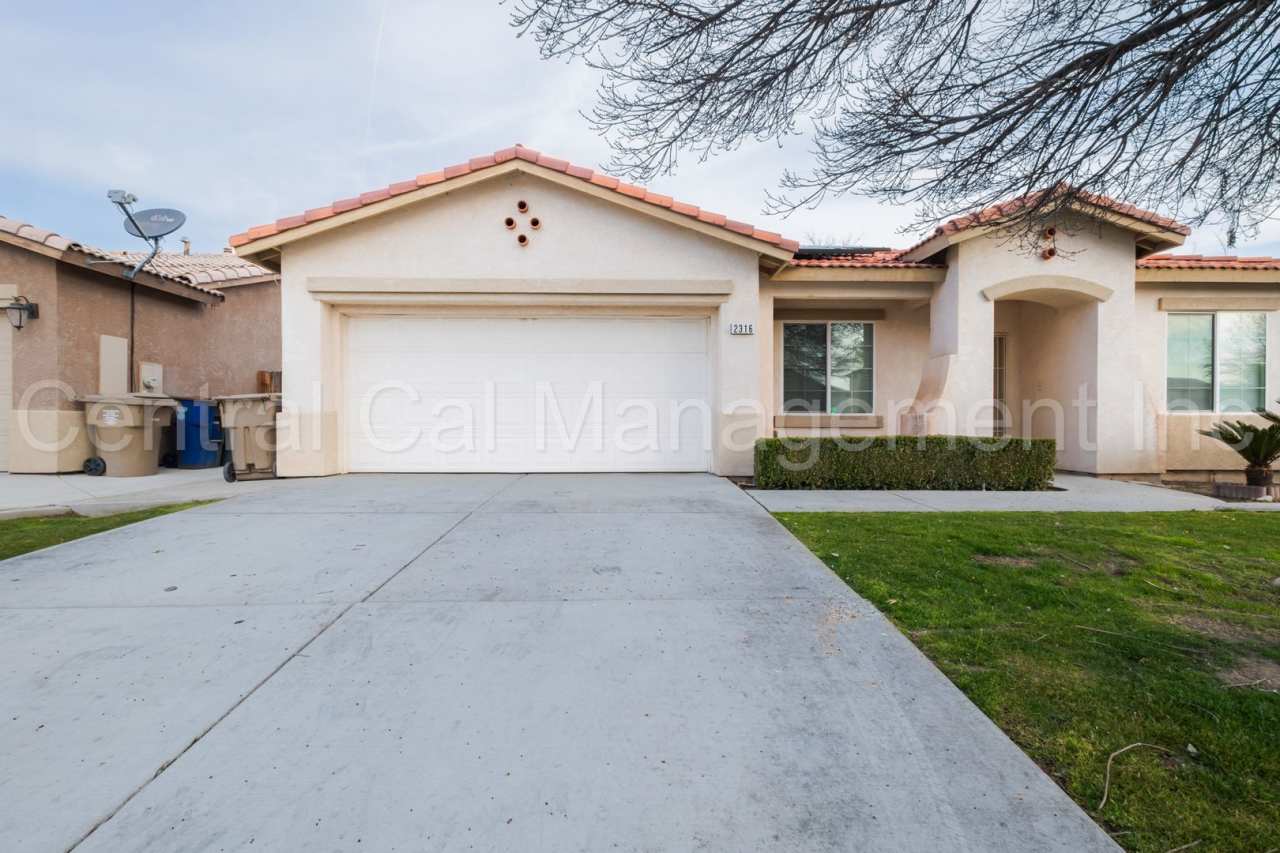 4 Bedroom/2 Bath Home with solar in Desired Southwest - $2595 month!
