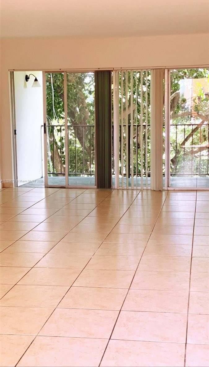 9170 Fontainebleau Blvd