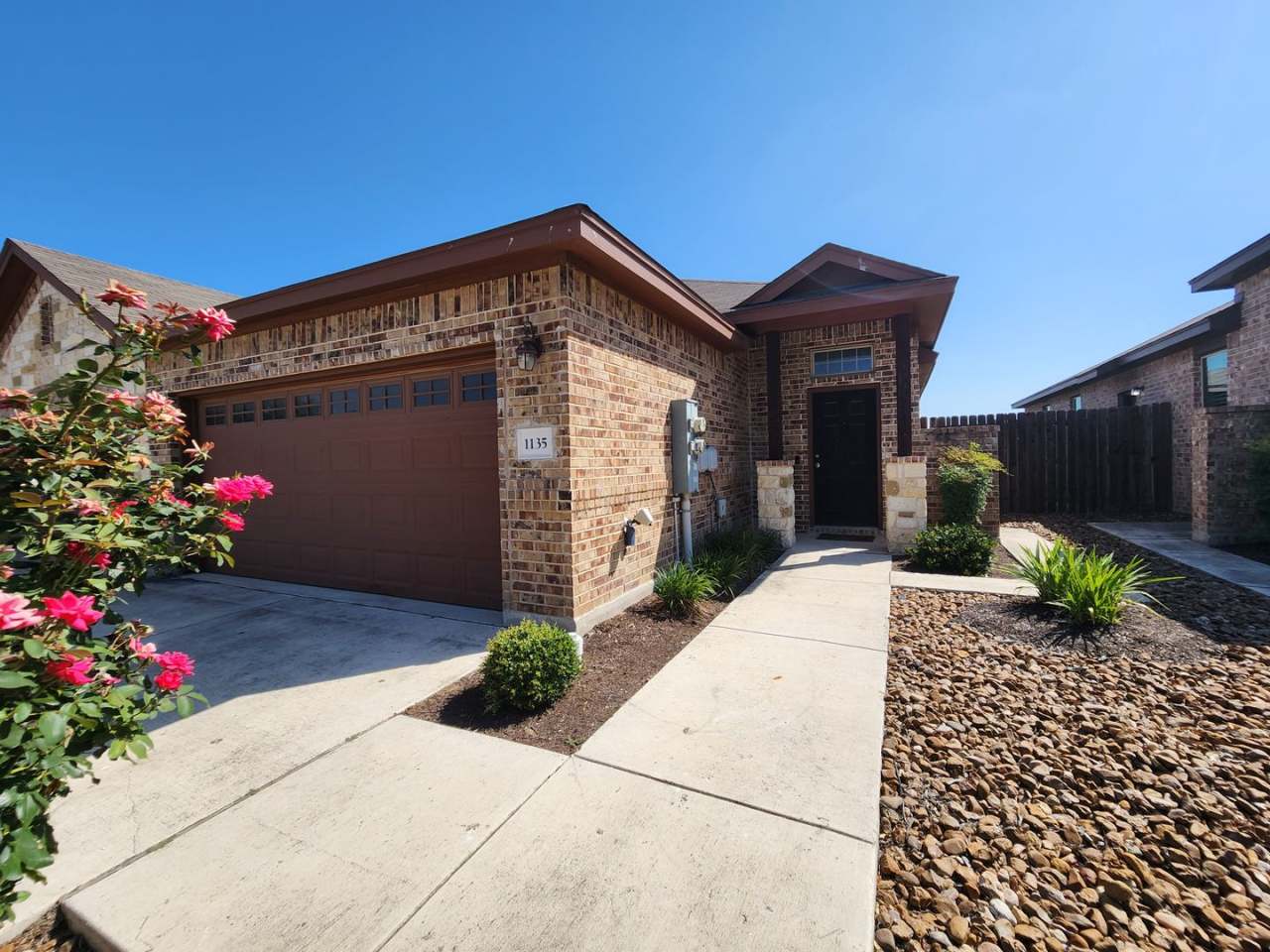 Close to Creekside Shopping  Restaurants / NO CARPET! / Fenced in Yard CISD