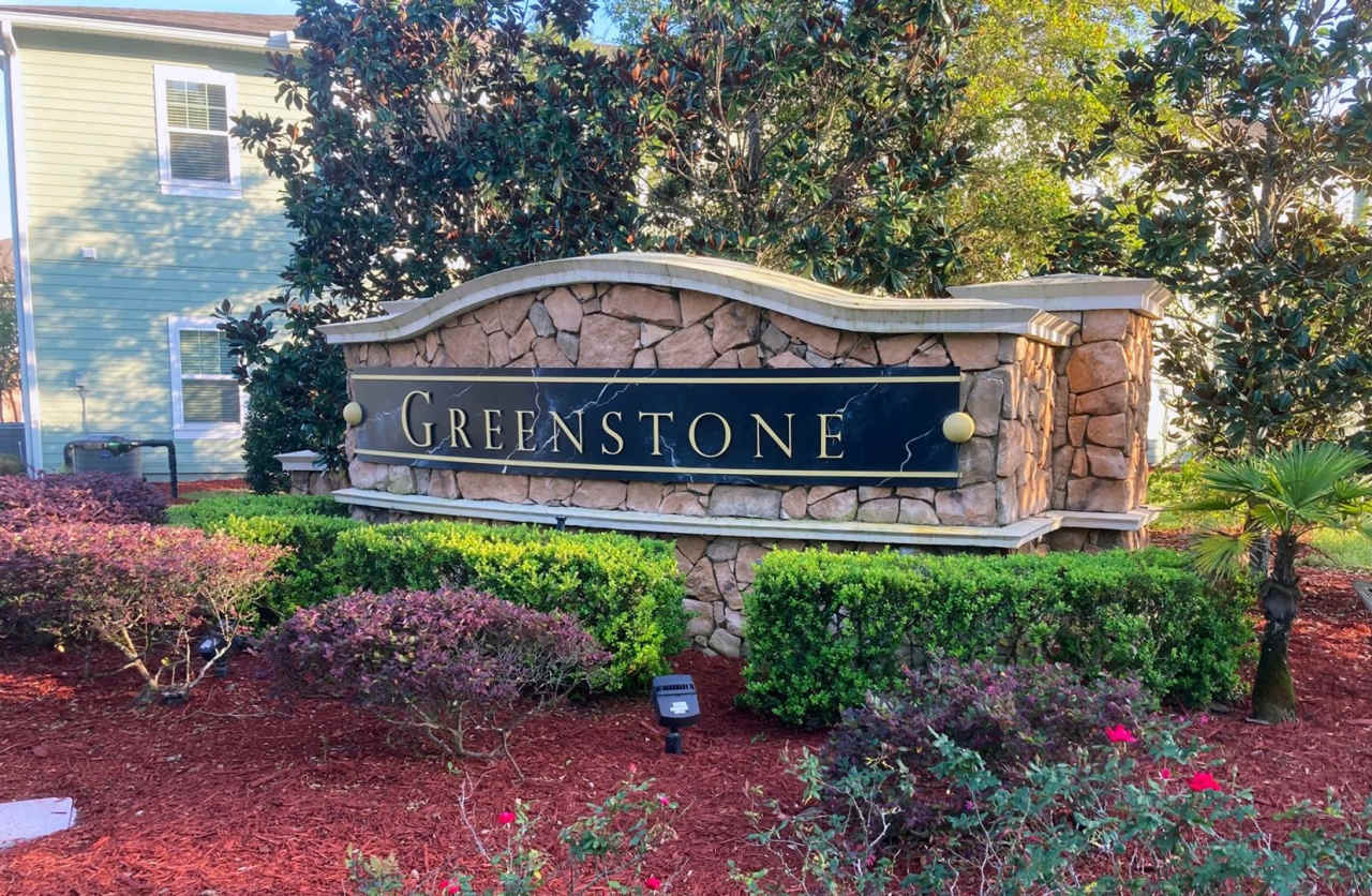 ***SPECIAL - TWO WEEKS FREE*** Spacious 3-Bedroom Condo with Pond Views  Designer Touches