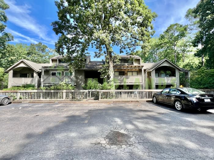 6008 Village Creek Drive