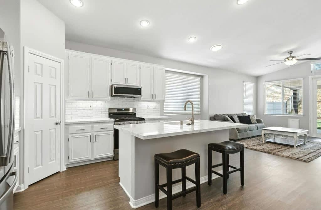 46076 Via La Colorada